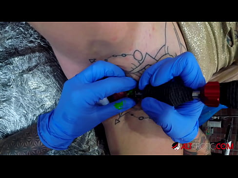 ❤️ Sully Savage mai tsananin jarfa ta yi tattoo a kan kwarin ta ️❌ Batsa ❌️❤